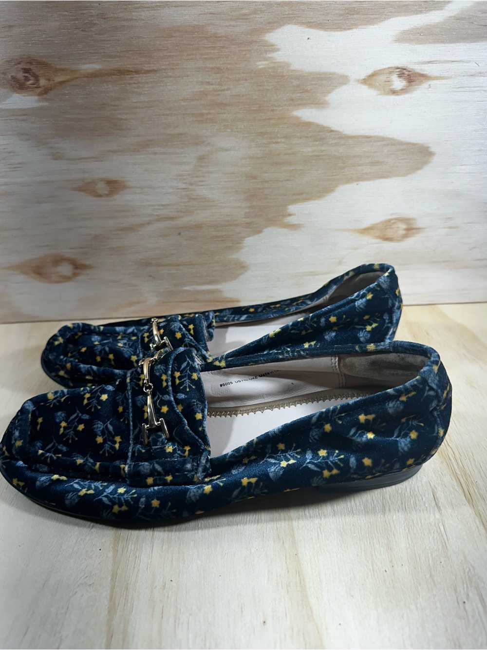 Cabi Carnaby Velvet Floral Loafers Women’s Size 7.5
